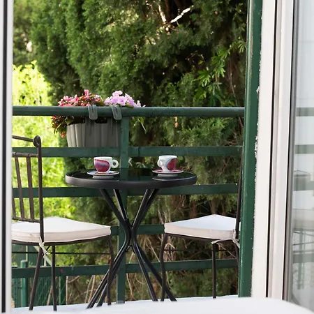 Lirist Stylish 2br Near Bacvice