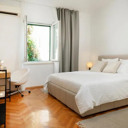 Lirist Stylish 2br Near Bacvice *