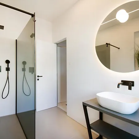 Apartmán Lirist Stylish 2Br 2 Bathrooms Apt Near Bacvice Beach *