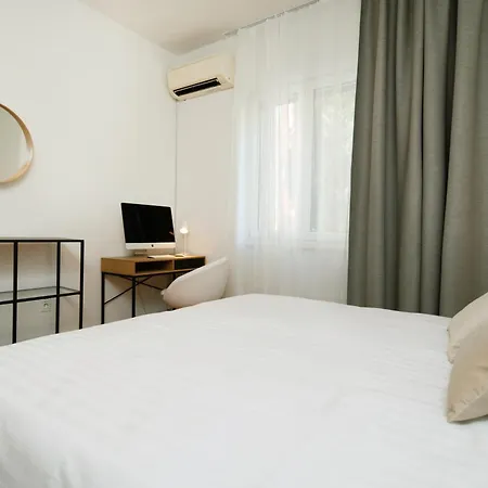 Apartment Lirist Stylish 2br Near Bacvice *