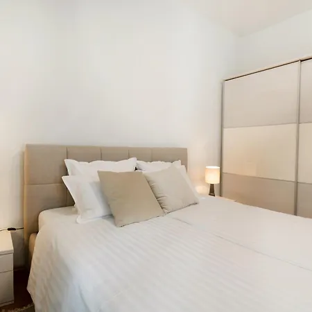 Lirist Stylish 2Br 2 Bathrooms Apt Near Bacvice Beach *