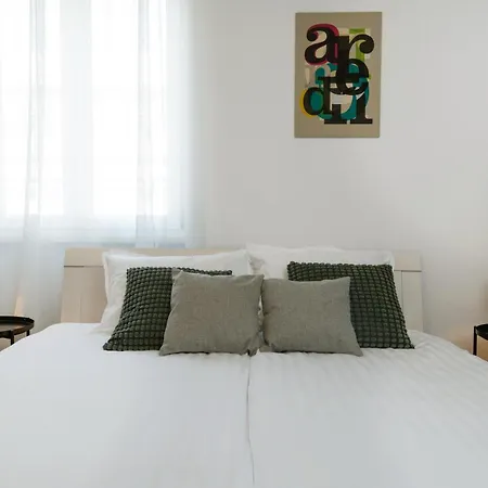 Apartmán Lirist Stylish 2Br 2 Bathrooms Apt Near Bacvice Beach *