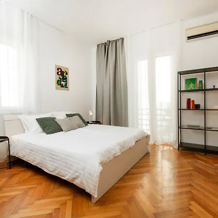 Lirist Stylish 2br Near Bacvice