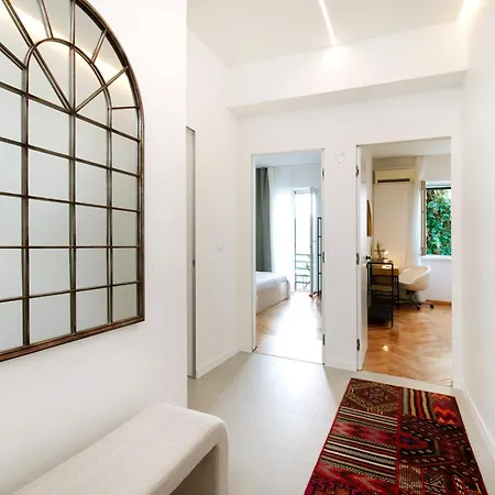 Apartment Lirist Stylish 2br Near Bacvice *