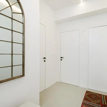 Apartment Lirist Stylish 2br Near Bacvice